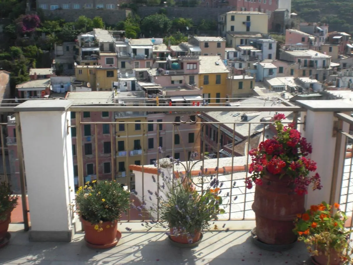 Giuli Camera Vista Mare Vernazza 0*,  Italy