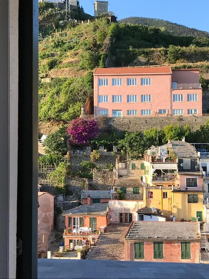 Giuli Camera Vista Mare Vernazza 0*,  Italy